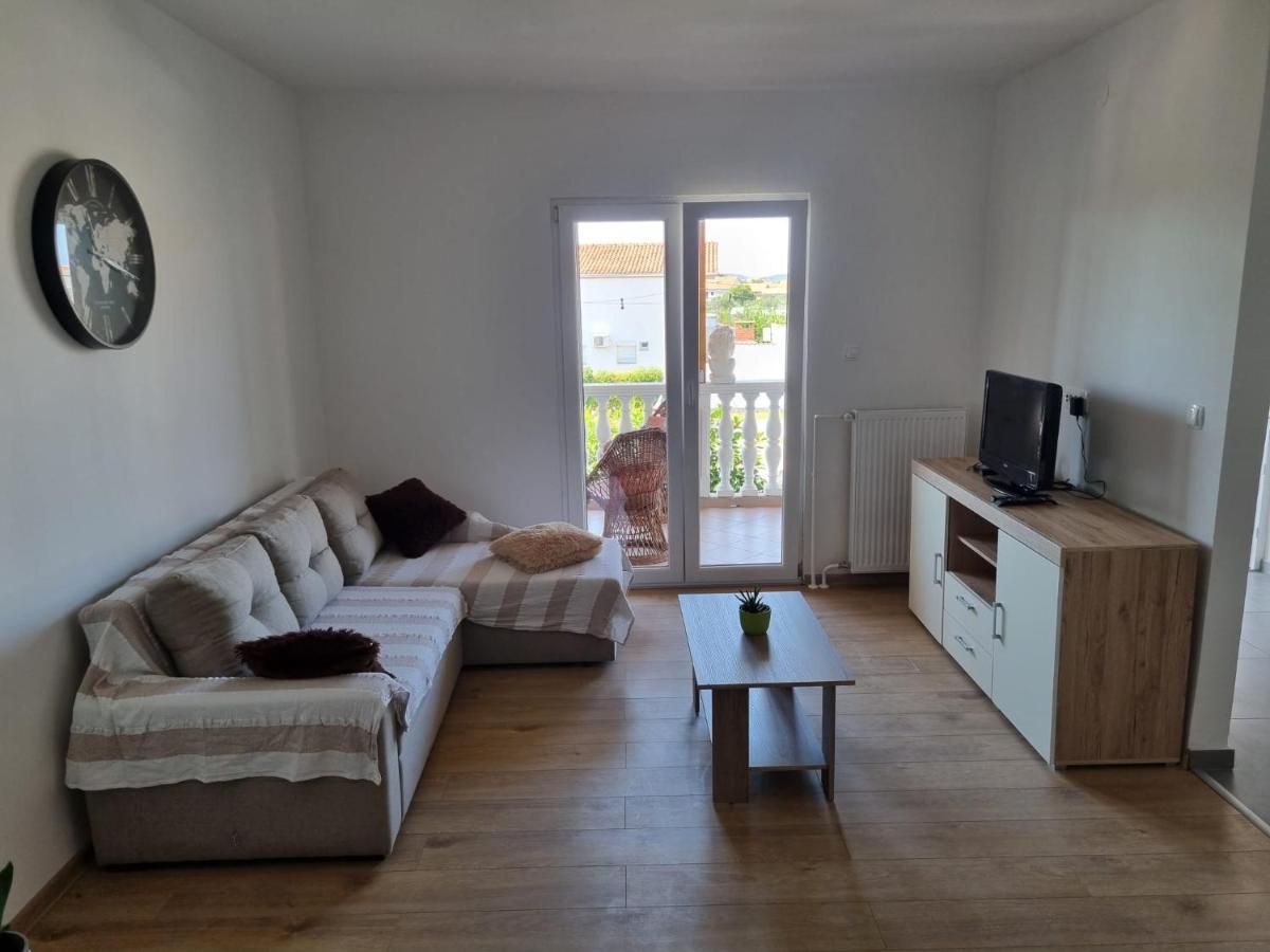 Apartment Mate Sukošan 外观 照片