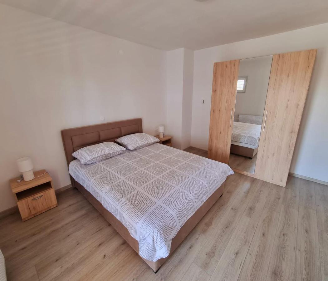 Apartment Mate Sukošan 外观 照片