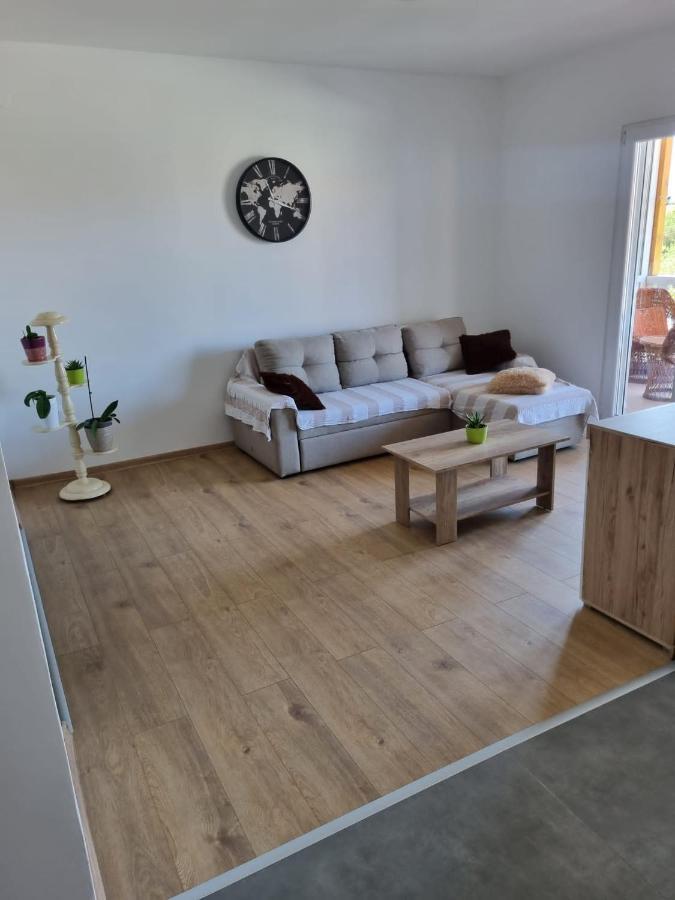 Apartment Mate Sukošan 外观 照片